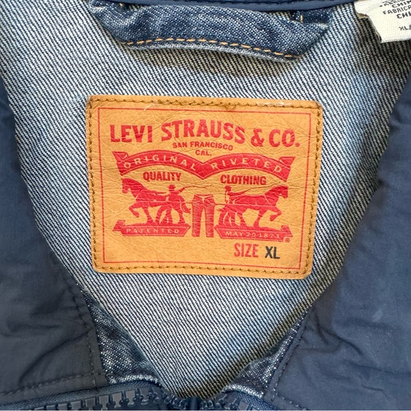 Levi’s Custom Dallas Cowboys Denim Trucker Jacket - Picture 5 of 7